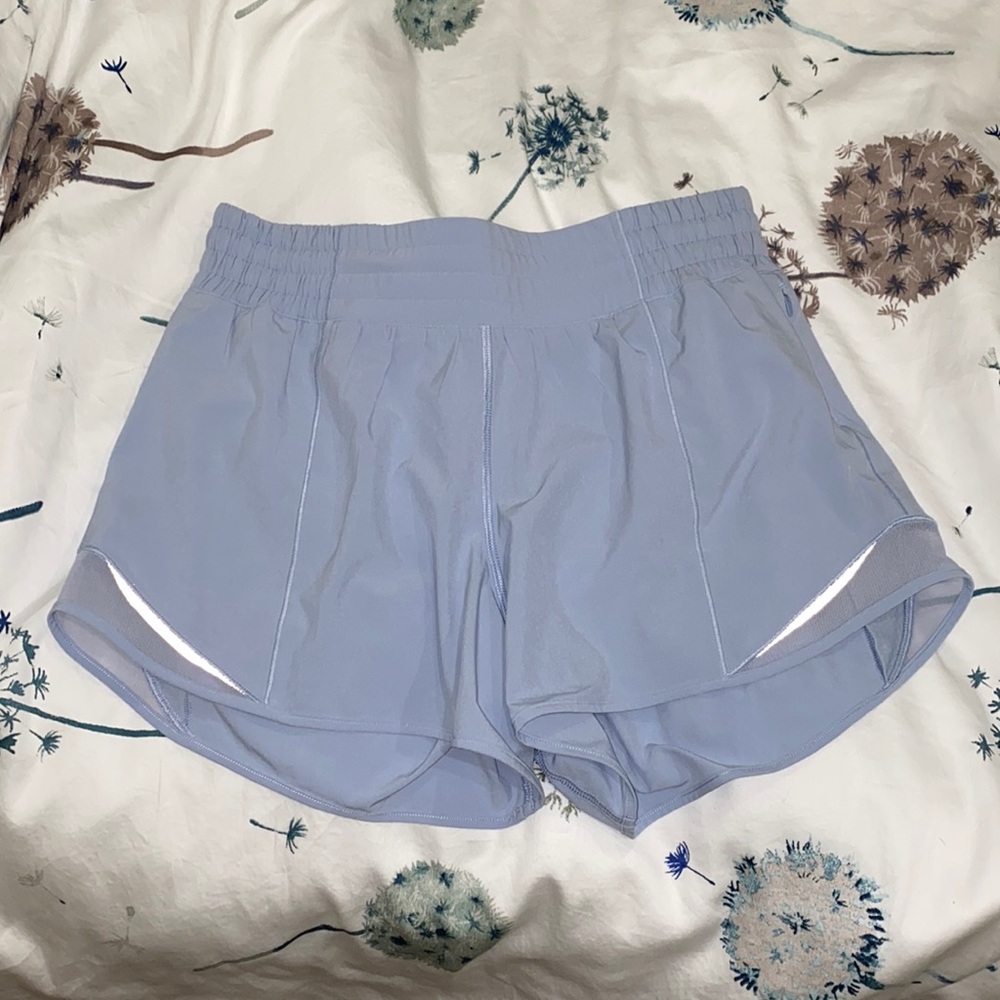 Lululemon Hotty Hot Shorts High Rise 4” size 6